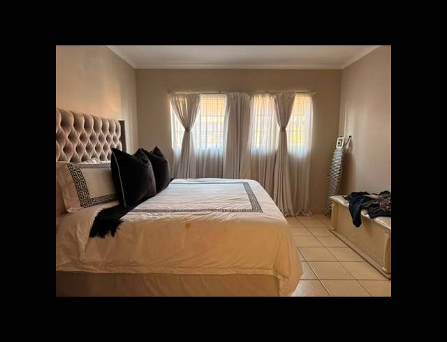 3 BEDROOM APARTMENT FOR SALE IN WATERVAL EAST